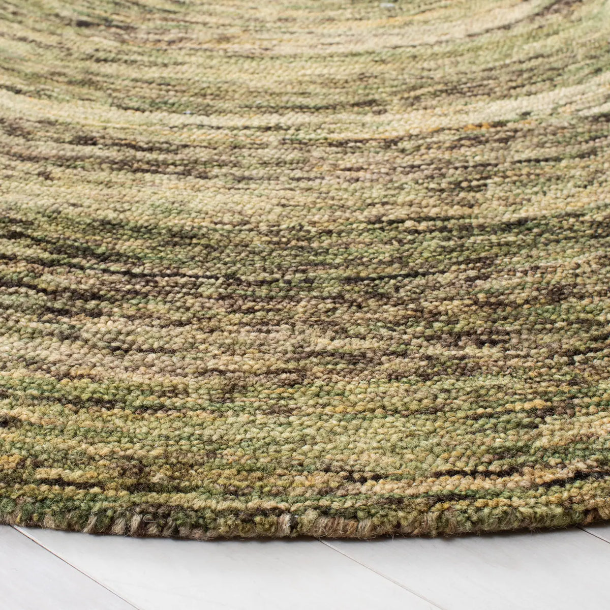 Safavieh Ikat 6'-0" x 6'-0" Rug in Green