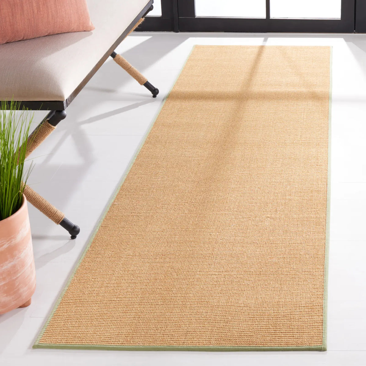 Safavieh Martha Stewart 2'-3" x 8'-0" Rug in Natural / Green