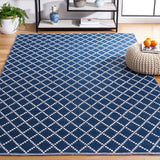 Safavieh Montauk 4'-0" x 6'-0" Rug in Navy / Ivory