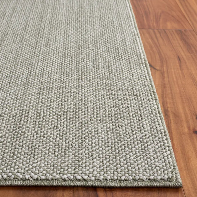 Safavieh River 4'-0" x 6'-0" Rug in Green / Ivory