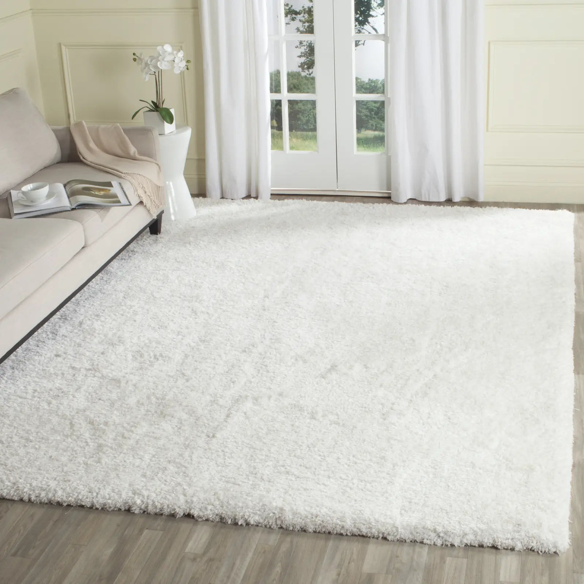 Safavieh Supreme Shag 8'-0" x 10'-0" Rug in Ivory