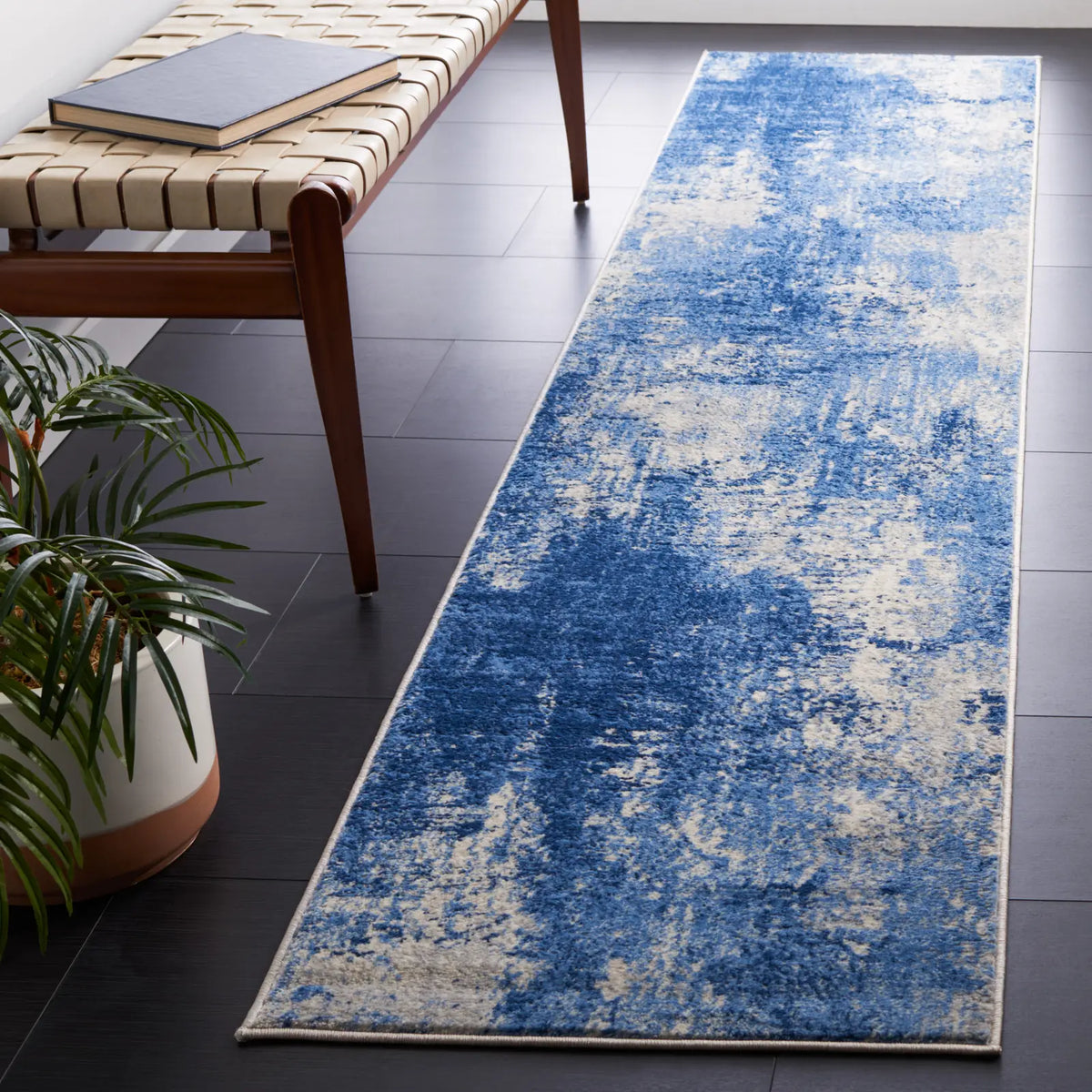 Safavieh Jasper 100 2'-0" x 9'-0" Rug in Navy / Ivory