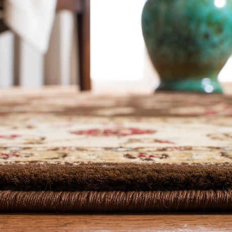 Safavieh Lyndhurst 5'-3" x 7'-6" Rug in Brown / Ivory