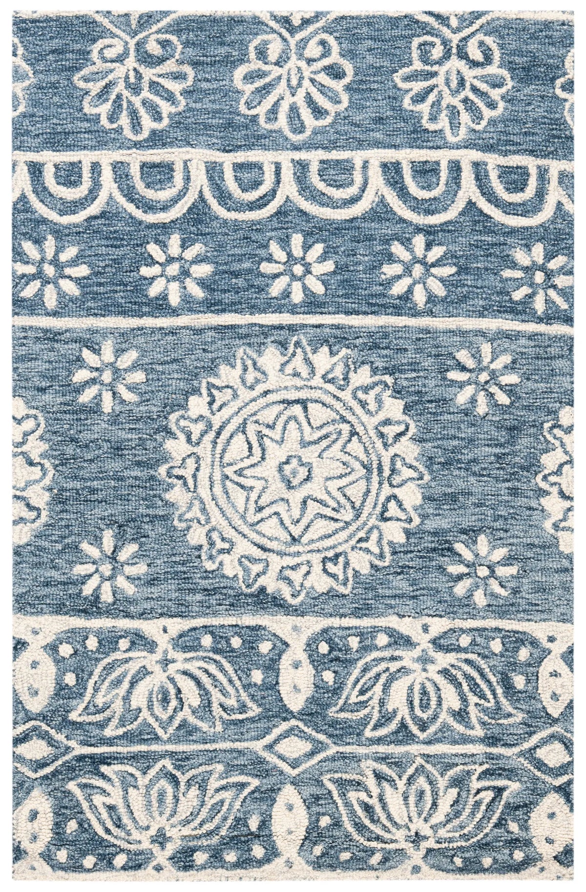 Safavieh Micro-Loop 2'-6" x 4'-0" Rug in Blue / Ivory