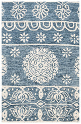 Safavieh Micro-Loop 2'-6" x 4'-0" Rug in Blue / Ivory