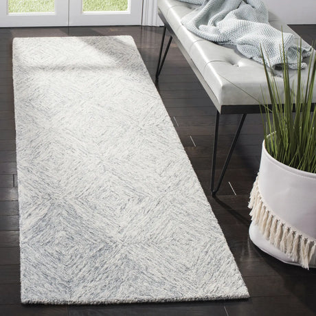 Safavieh Abstract 2'-3" x 8'-0" Rug in Silver
