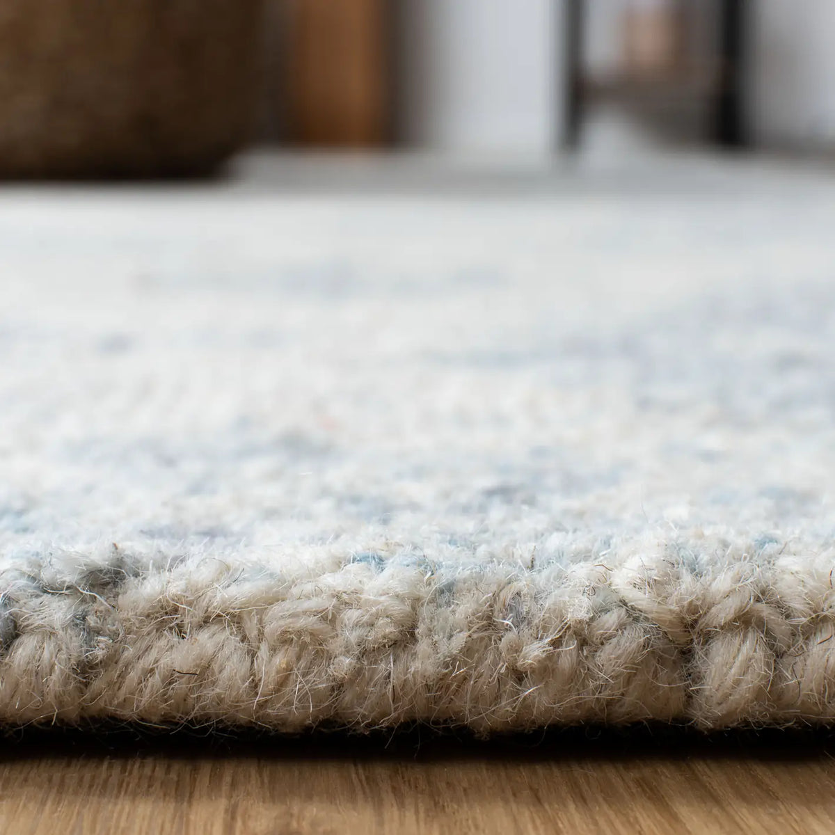 Safavieh Micro-Loop 4'-0" x 6'-0" Rug in Ivory / Blue