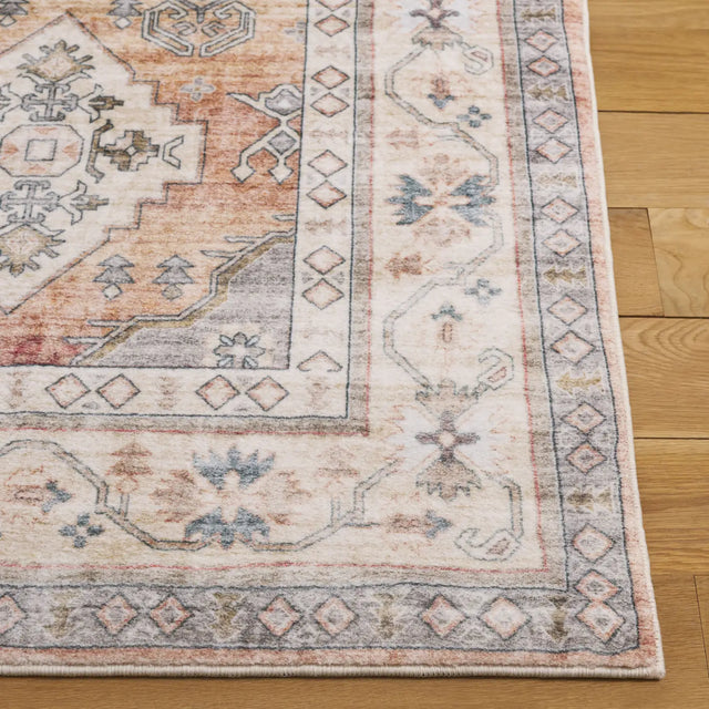 Safavieh Montana 4'-0" x 6'-0" Rug in Beige / Light Brown