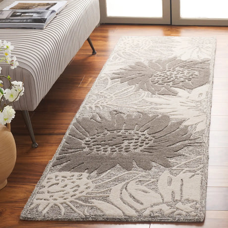 Safavieh Jardin 2'-3" x 8'-0" Rug in Grey / Ivory