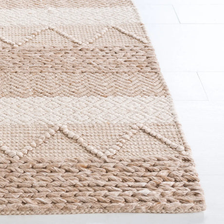 Safavieh Natura 5'-0" x 8'-0" Rug in Beige