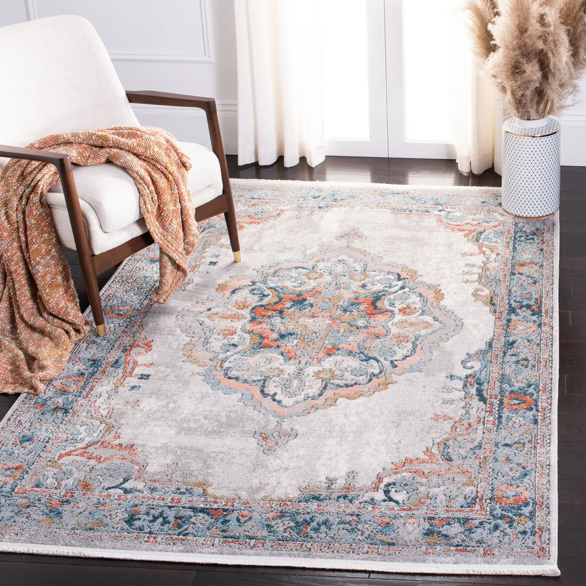 Safavieh Shivan 5'-3" x 7'-6" Rug in Grey / Blue