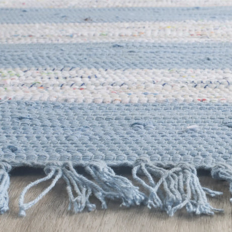 Safavieh Montauk 2'-3" x 7'-0" Rug in Ivory / Turquoise