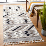 Safavieh Casablanca 2'-3" x 8'-0" Rug in Ivory / Black