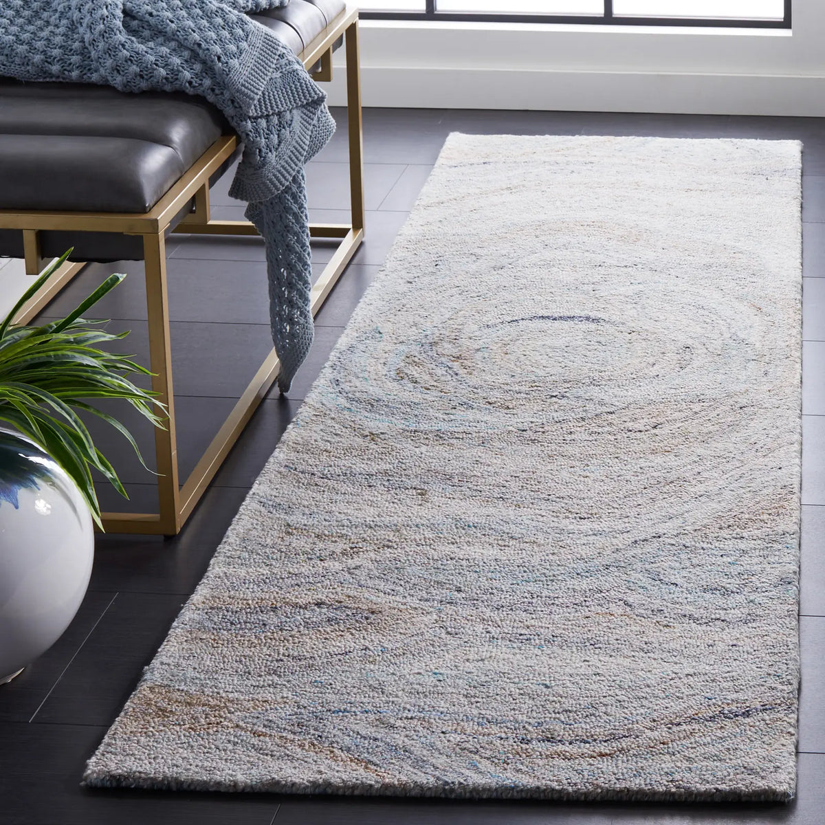 Safavieh Abstract 2'-3" x 8'-0" Rug in Beige / Blue