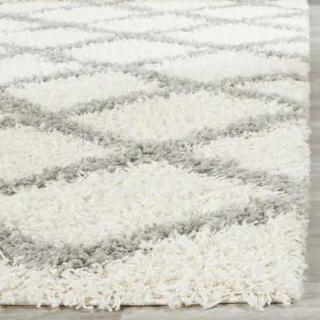 Safavieh Sgd-Dallas Shag 10'-0" x 14'-0" Rug in Ivory / Grey