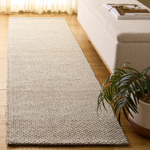 Safavieh Natura 2'-3" x 9'-0" Rug in Beige