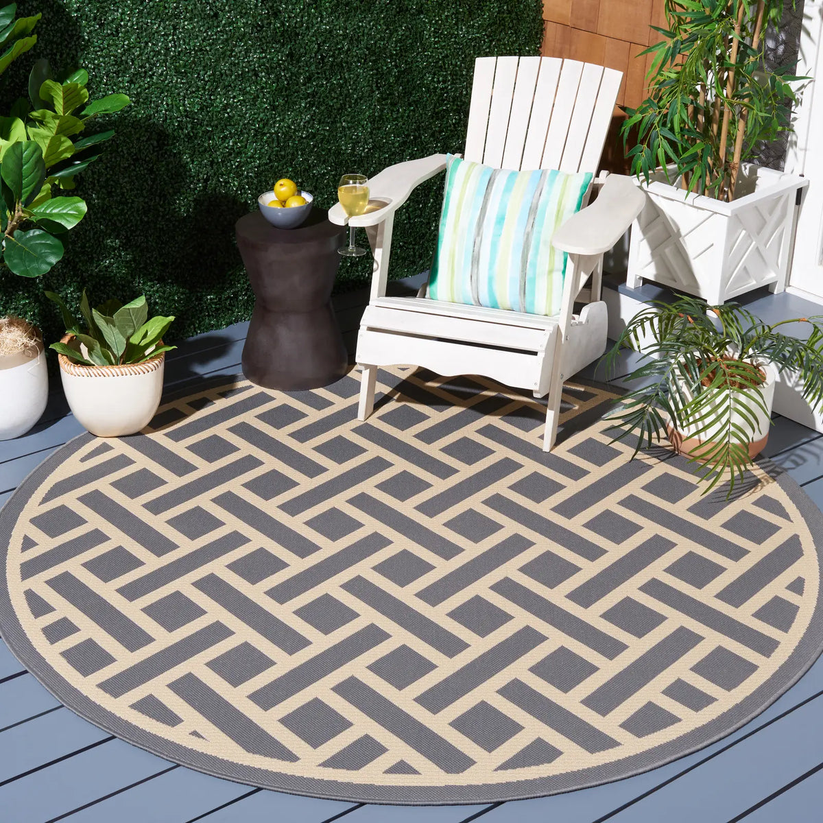 Safavieh Courtyard 6'-7" x 6'-7" Rug in Anthracite / Light Beige