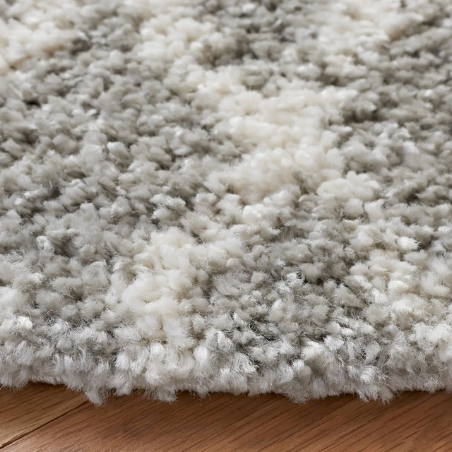 Safavieh Berber Shag 5'-1" x 5'-1" Rug in Light Grey / Cream