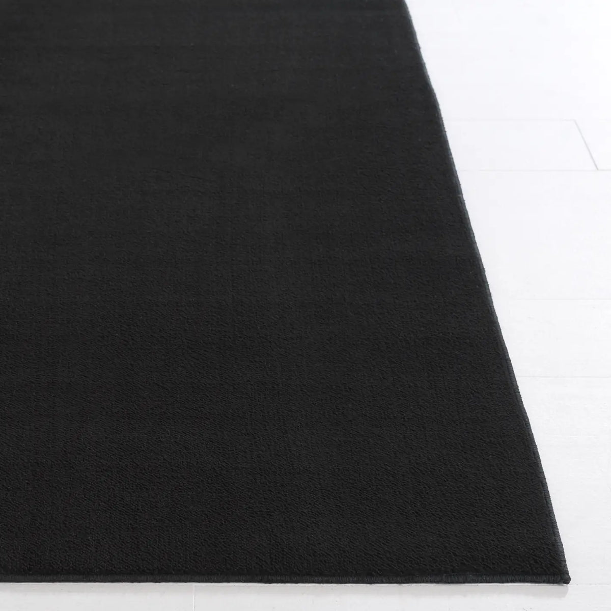 Safavieh Loft 300 4'-0" x 6'-0" Rug in Black