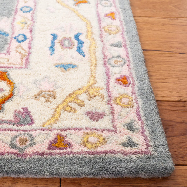 Safavieh Anatolia 4'-0" x 6'-0" Rug in Dark Grey / Ivory