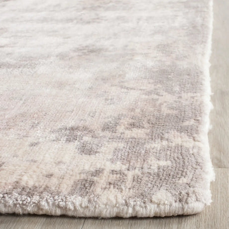 Safavieh Mirage 4'-0" x 6'-0" Rug in Pink