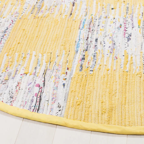 Safavieh Montauk 6'-0" x 6'-0" Rug in Yellow / Multi