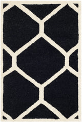 Safavieh Cambridge 2'-0" x 3'-0" Rug in Black / Ivory