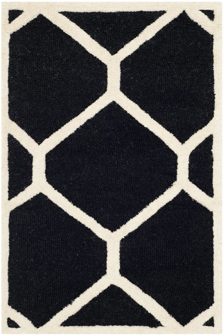 Safavieh Cambridge 2'-0" x 3'-0" Rug in Black / Ivory