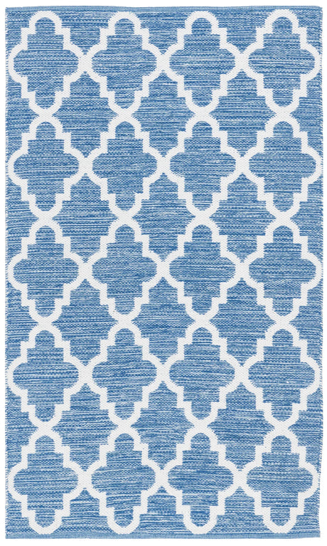 Safavieh Montauk 3'-0" x 5'-0" Rug in Blue / Ivory