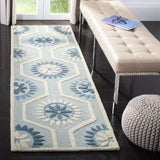 Safavieh Cambridge 2'-6" x 8'-0" Rug in Blue / Ivory