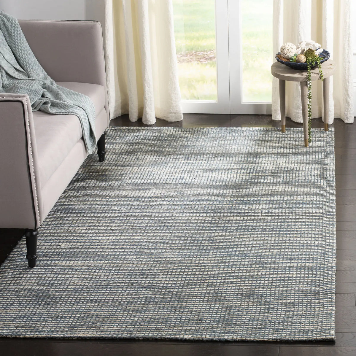 Safavieh Marbella 4'-0" x 6'-0" Rug in Blue / Ivory