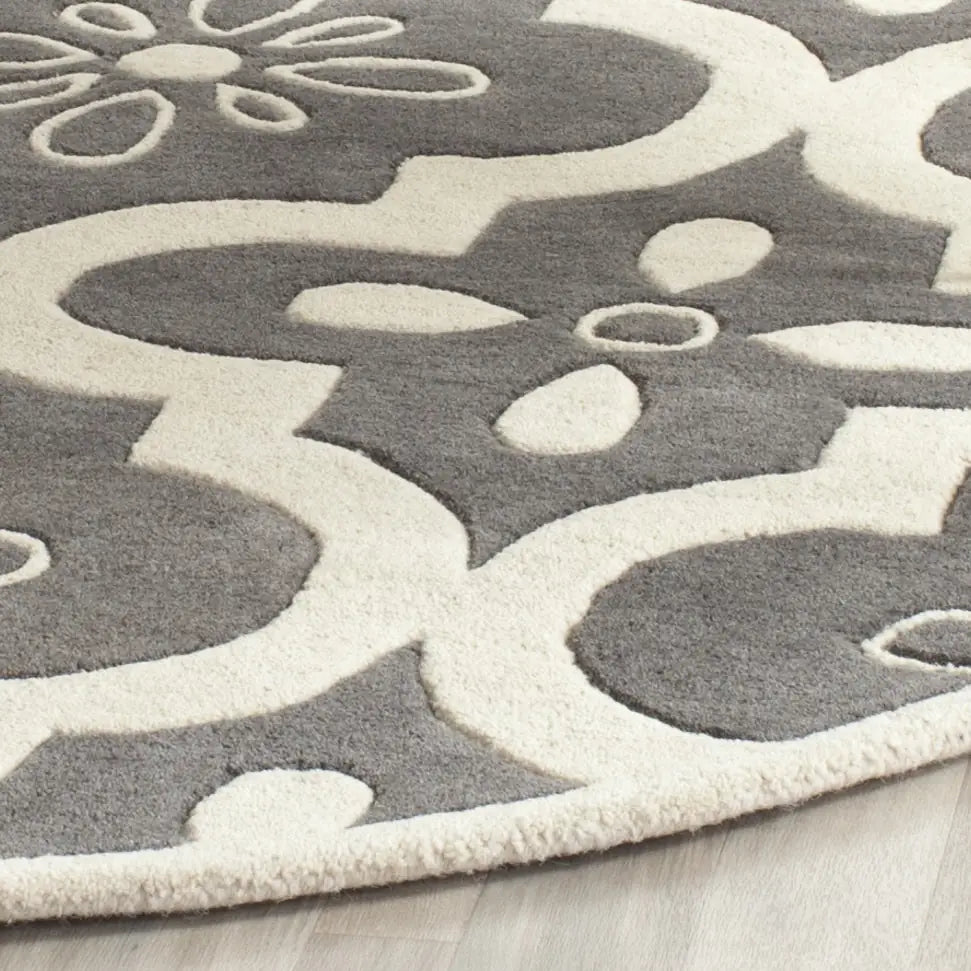 Safavieh Chatham 5'-0" x 5'-0" Rug in Dark Grey / Ivory