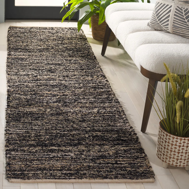 Safavieh Montauk 2'-3" x 8'-0" Rug in Taupe / Black
