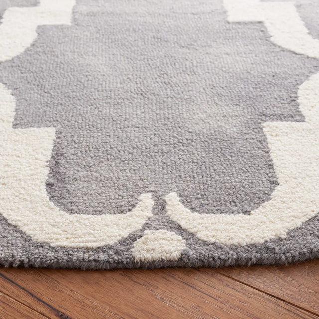 Safavieh Dip Dye 7'-0" x 7'-0" Rug in Grey / Ivory