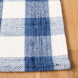 Safavieh Marbella 4'-0" x 6'-0" Rug in Navy / Ivory