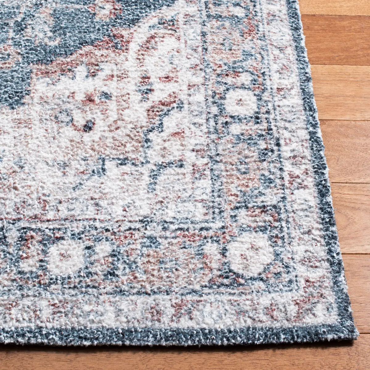 Safavieh Classic Vintage 4'-0" x 6'-0" Rug in Light Blue / Rust