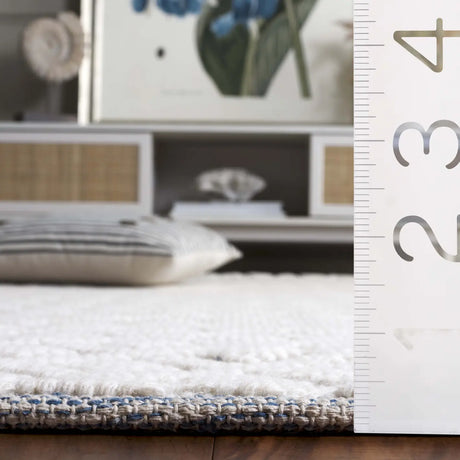 Safavieh Vermont 4'-0" x 6'-0" Rug in Ivory / Light Blue
