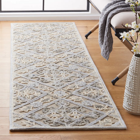 Safavieh Trace 2'-3" x 8'-0" Rug in Beige / Silver