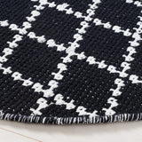 Safavieh Montauk 6'-0" x 6'-0" Rug in Black / Ivory