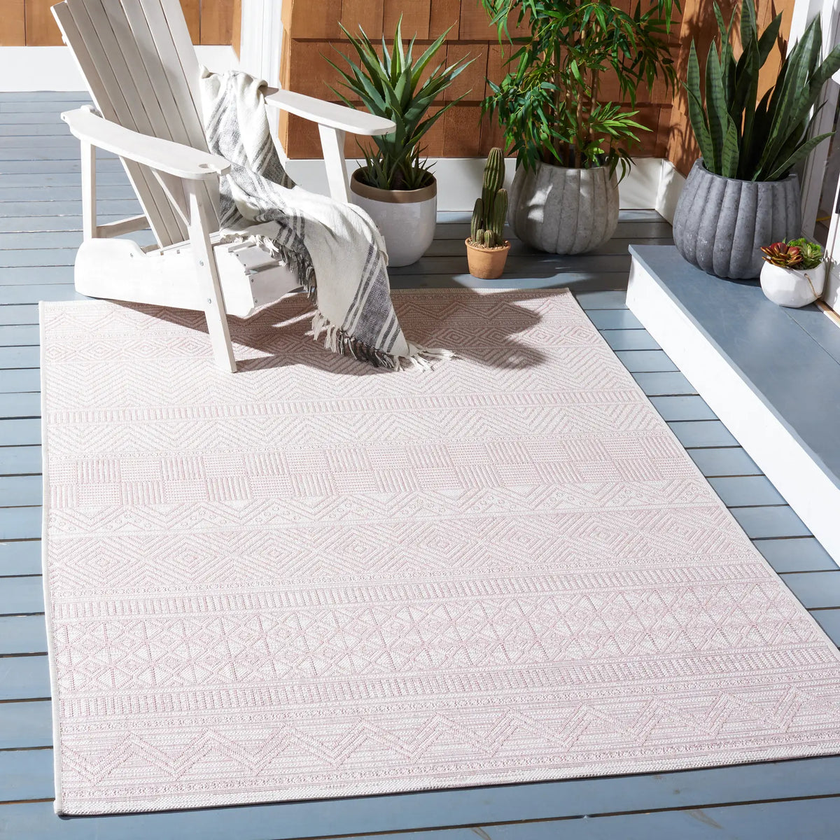 Safavieh Courtyard 4'-0" x 5'-7" Rug in Ivory / Pink
