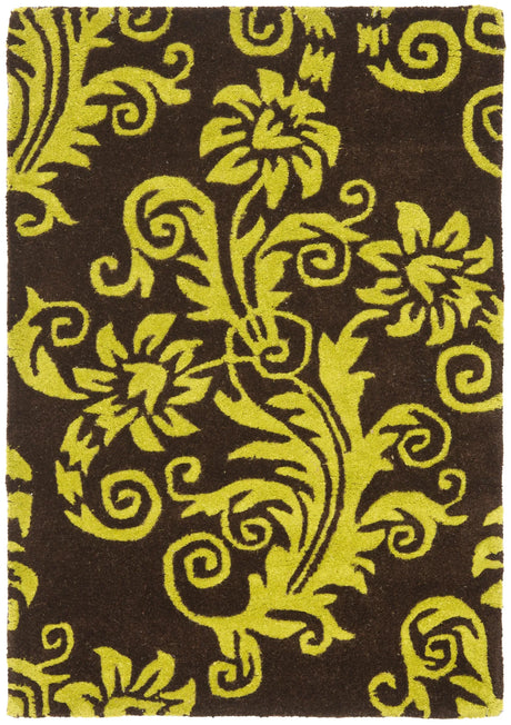 Safavieh Soho 2'-0" x 3'-0" Rug in Brown / Green