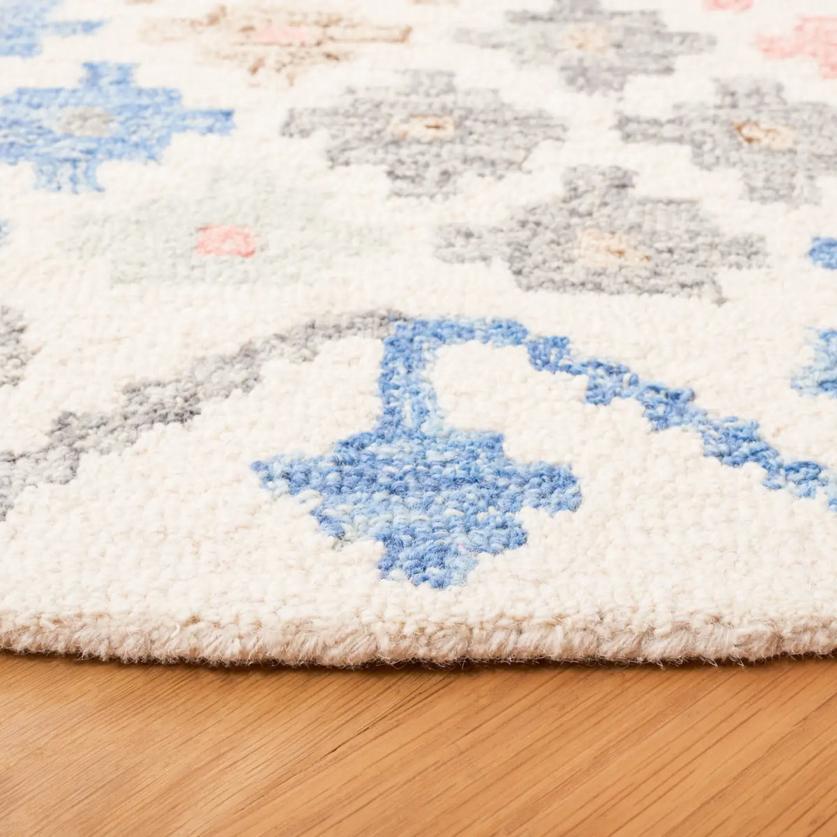 Safavieh Metro 6'-0" x 6'-0" Rug in Ivory / Blue