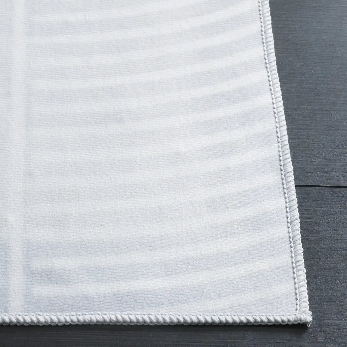 Safavieh Malibu 4'-0" x 6'-0" Rug in Grey / Light Grey