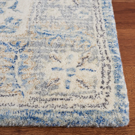 Safavieh Metro 4'-0" x 6'-0" Rug in Light Grey / Ivory