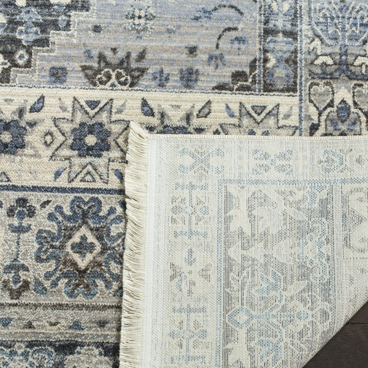 Safavieh Vintage Persian 4'-0" x 6'-0" Rug in Grey / Blue