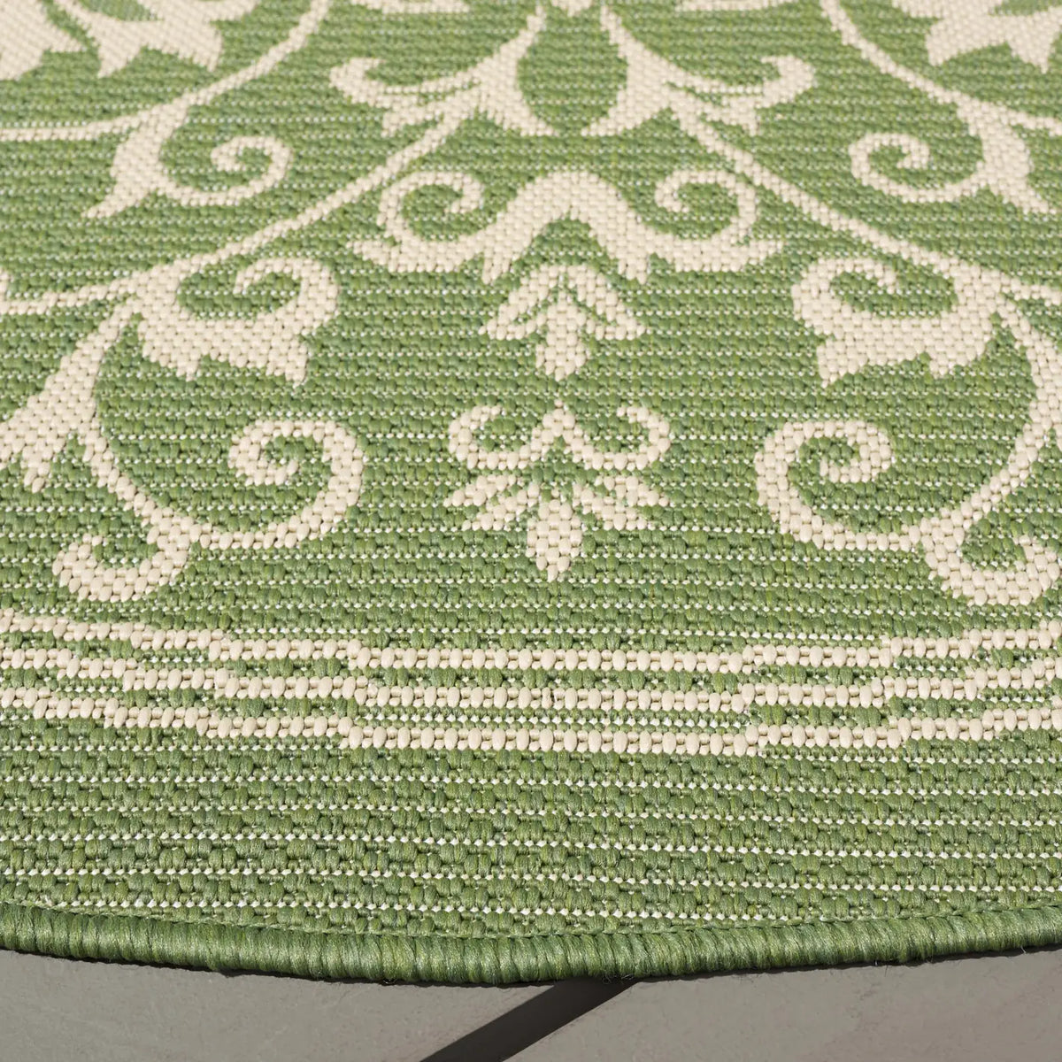 Safavieh Courtyard 5'-3" x 5'-3" Rug in Olive / Natural
