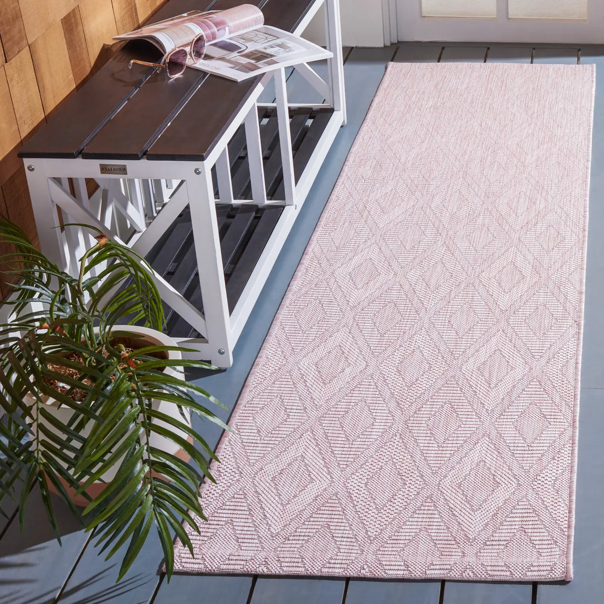 Safavieh Courtyard 2'-3" x 8'-0" Rug in Pink