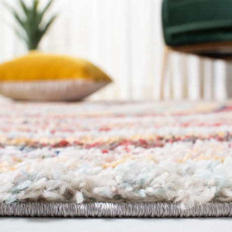 Safavieh Calista 4'-5" x 6'-5" Rug in Rust / Grey