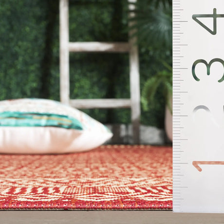 Safavieh Courtyard 4'-0" x 5'-7" Rug in Beige / Red