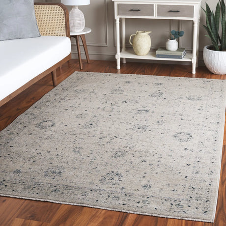 Safavieh Antique Patina 4'-0" x 5'-7" Rug in Ivory / Blue